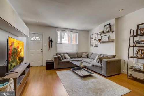 1820 Manton St, Philadelphia PA  19146-2923 exterior