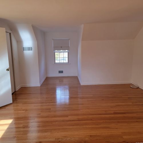 18 Northfield Dr, Northport NY  11768-2413 exterior