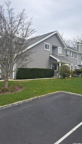 364 Seabreeze Ct, Moriches, NY 11955-1707