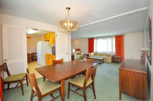 50 Gardner St, Manchester CT 06040-6606 exterior