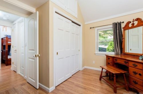 1 Bch Dr, Danbury CT  06812-3425 exterior