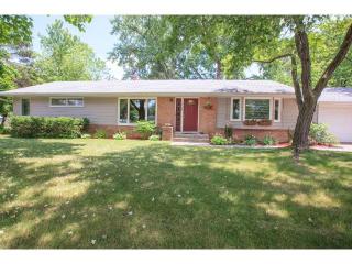 2978 Pascal St, Saint Paul, MN 55113-1644