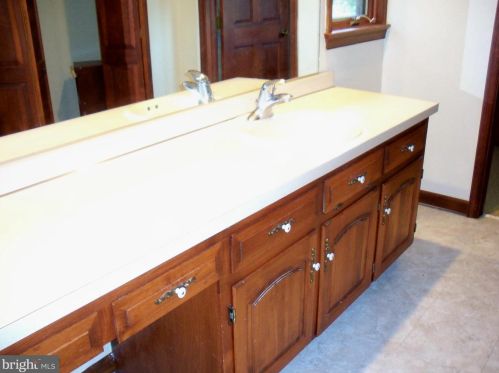 18 Crossley Dr, Dover DE 19901-5801 exterior