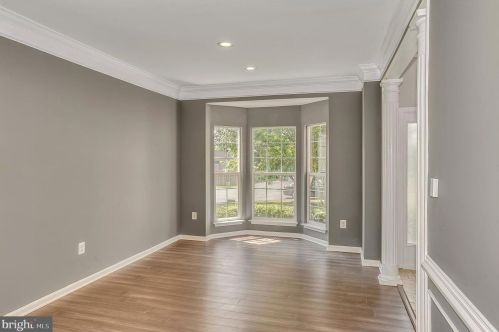 6733 Sutton Oaks Way, Gainesville VA  20155-1489 exterior