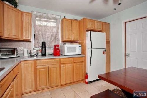 144 Main St, Ridgefield Park NJ  07660-1256 exterior