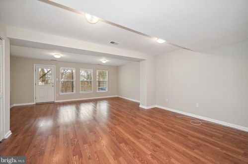 132 Cambridge Ct, West Deptford NJ  08096-6884 exterior