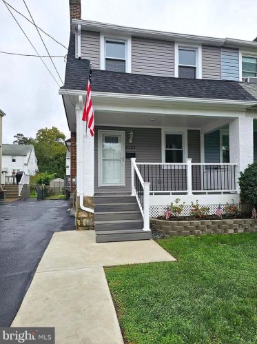 2727 Oakford Rd, Ardmore, PA 19003-1912