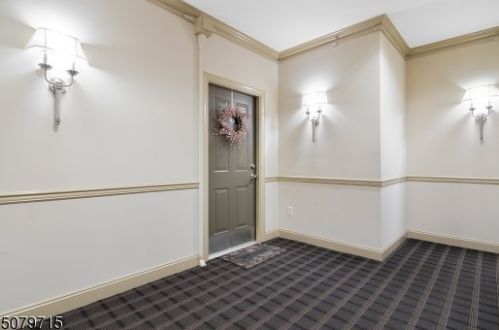 8 Quarry Dr, West Paterson, NJ 07424-4210