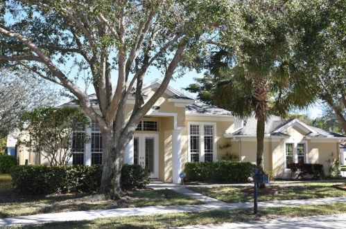 208 Skipping Stone Ln, Naples, FL 34119-9741