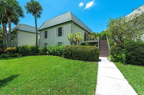 205 Bobolink Way, Naples FL  34105-2655 exterior