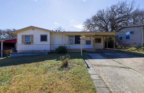 1716 Ridgewood Rd, Denison TX  75020-1142 exterior