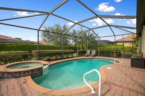 3890 Treasure Cove Cir, Naples, FL 34114-3954