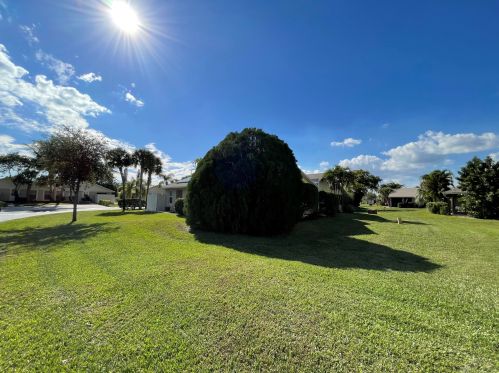 223 1st Cir, Boynton Beach FL  33435-7261 exterior