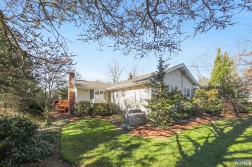1 Prince Rd, Parsippany NJ  07054-4822 exterior