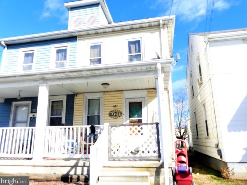 647 Middle St, Hanover, PA 17331-2032