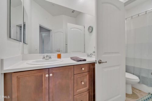 28778 Calle De La Paz Dr, Santa Clarita CA  91354-3006 exterior