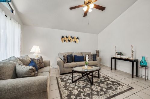 6120 Chickasaw Ct, Manteca CA  95336-2557 exterior