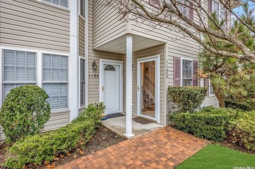 1132 Savoy Dr, Huntington Station, NY 11747-5291