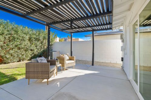 52190 Avenida Diaz, La Quinta CA  92253-3226 exterior