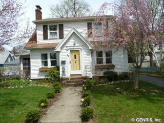 72 Radcliffe Rd, Rochester, NY 14617-2712