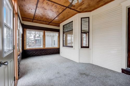 351 Main St, Juneau, WI 53039-1108