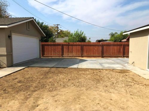 919 Southgate Dr, Bakersfield CA  93304-5150 exterior