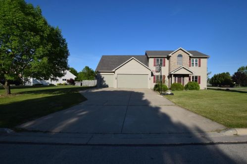 2399 Crystal Springs Ct, Green Bay, WI 54311-5059