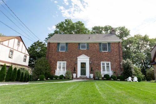 62 Stratford Rd, Scarsdale, NY 10583-4952