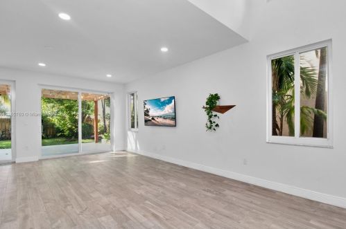 672 159th Ave, Hollywood FL  33028-1552 exterior