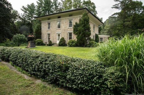 1917 Main St, Woodbury, CT 06798-1818