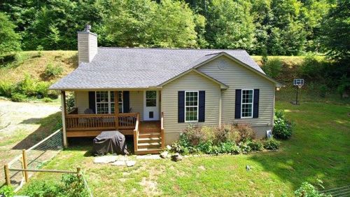 738 Safari Dr, Sylva, NC 28779-6222