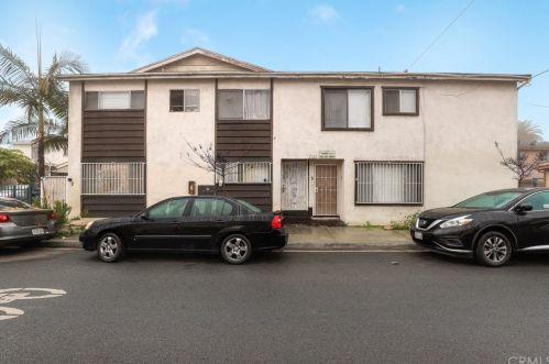 2122 10th St, Long Beach, CA 90804-7587