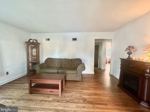 343 Woodside Ave, Trenton, NJ 08610-3215
