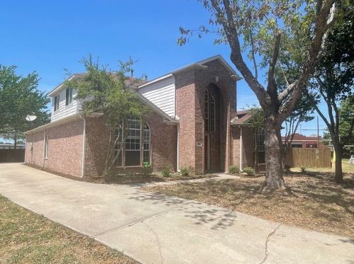 101 Bardwell Dr, Allen TX  75002-3952 exterior