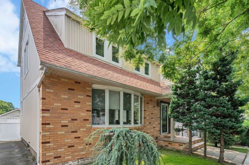 149 Park Ave, Williston Park, NY 11596-1129