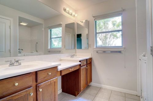 10721 Southerland Dr, Denton TX  76207-8681 exterior