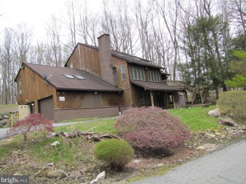 57 Ricker Dr, Skyline Lakes, NJ 07456-1304