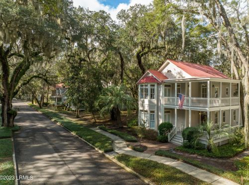 34 Newpoint Rd, Beaufort, SC 29907-2044
