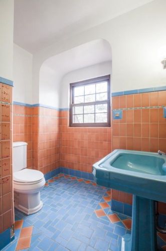 6341 Hamilton Ave, Cincinnati OH 45224-2011 exterior