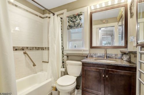 138 Forest Ave, Verona NJ  07044-1015 exterior