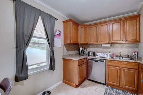 180 Stonecrest Dr, Bristol CT  06010-5321 exterior