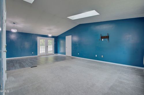 180 Mdw Crk Dr, Florence KY  41042-9471 exterior