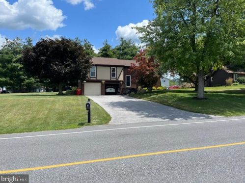 38 Carla Dr, Lees Cross Roads, PA 17257-8200
