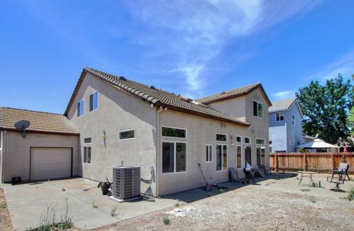 8675 Tennis Club Ct, Elk Grove CA  95624-3291 exterior