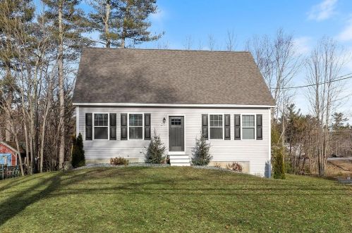 24 Old Fremont Rd, Raymond, NH 03077-2375