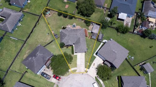 9104 Yellowfin Cir, Texas City, TX 77591-9249