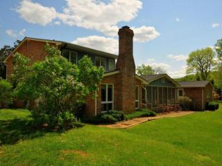 3637 Hemlock Park Dr, Kingsport, TN 37663-2063