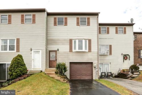 25 Bill Dugan Dr, Etters, PA 17319-9587
