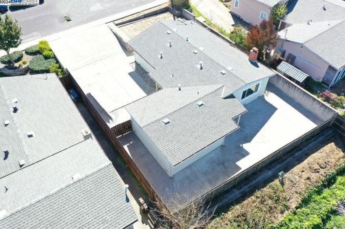 940 Marlesta Rd, Pinole CA  94564-2609 exterior