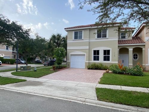 17145 34th St, Hollywood, FL 33027-4537